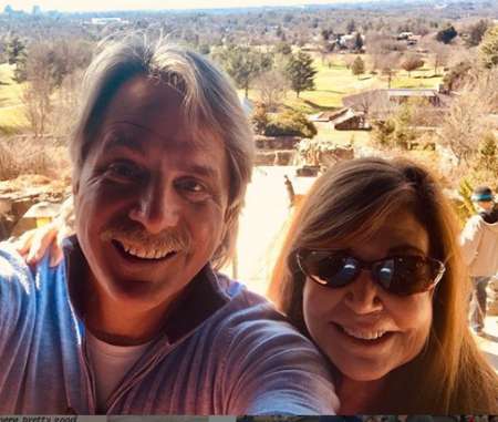 Jeff Foxworthy & his wife taking a Selfie (We-Fie)